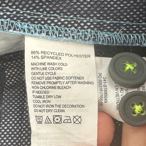 Tommy Bahama Cayman Isles Ombre 10 Inch Hybrid Shorts - Picture 8 of 8